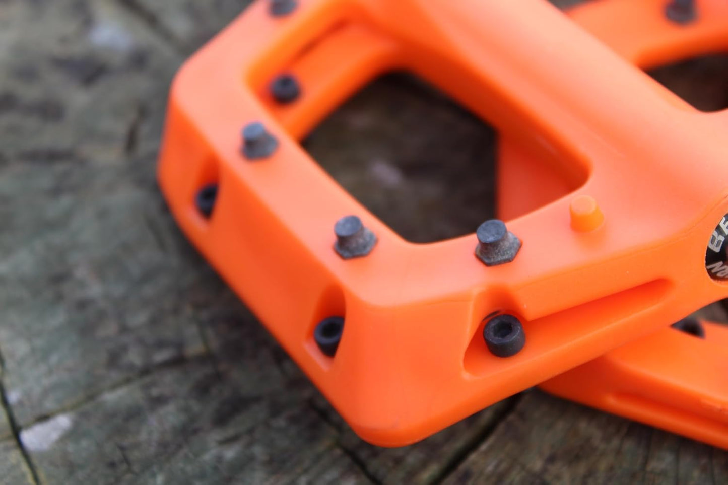 Nylon Linx Flat Platform MTB Bicycle Pedals
